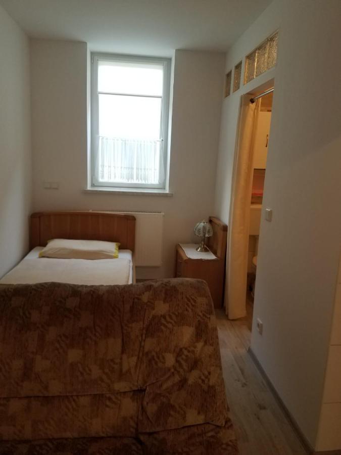 Ferienwohnung Wacker, Apartments Und Zimmer Zuschen Luaran gambar